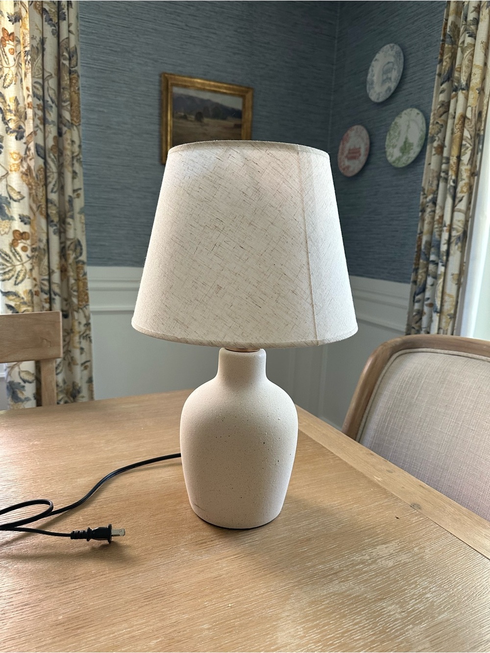 Target Threshold Minimal Ceramic Table Lamp in Off-White